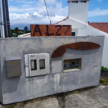 Charming House With Sea View In Horta